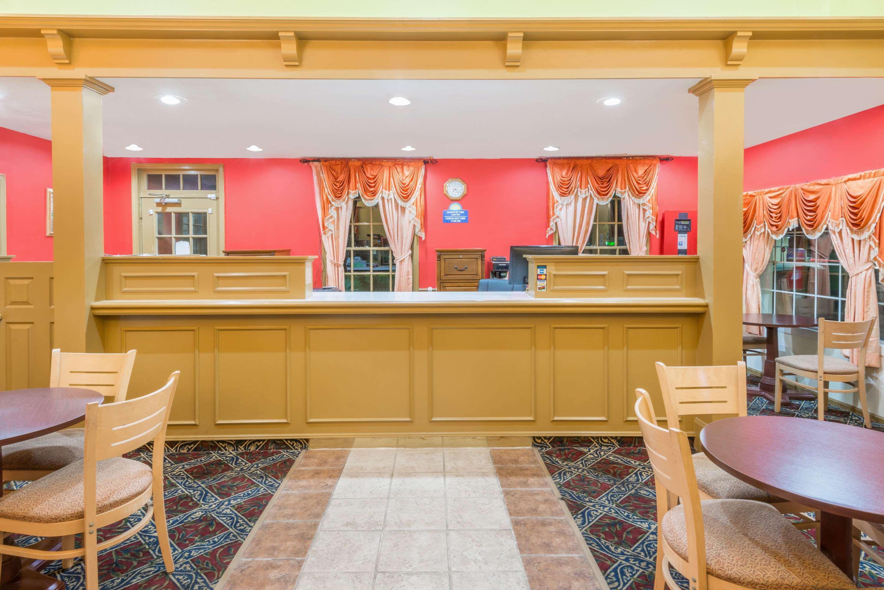 Days Inn By Wyndham Ottawa Dış mekan fotoğraf