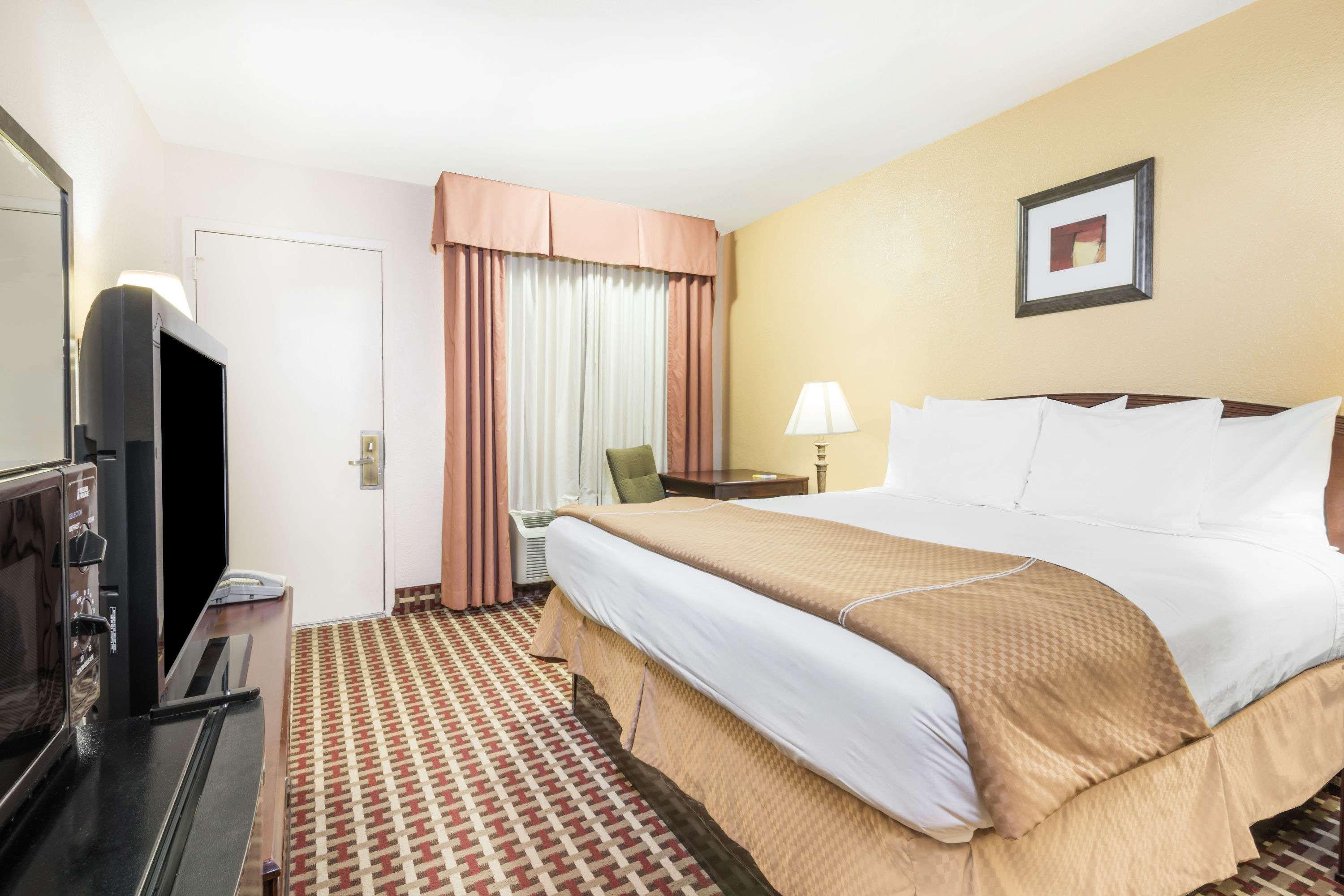 Days Inn By Wyndham Ottawa Dış mekan fotoğraf